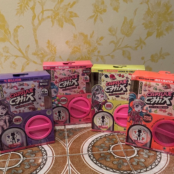 capsule chix Other - Capsule Chix set